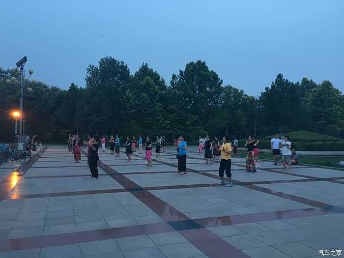 军校广场AI：钢铁校园里的智能战友，让军校生直呼“太懂我”