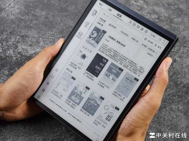 小米多亲AI助手2深度测评：这台不像手机的小玩意，究竟戳中了谁的痛点？