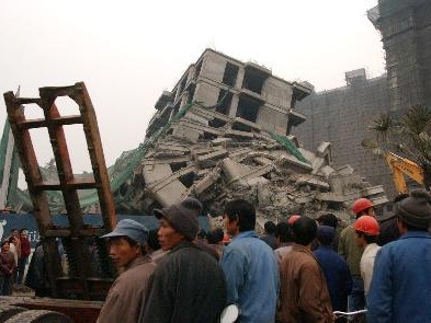 嘿，您可别小看这爆破，早就不是过去“点个炮捂耳朵”的土把式了