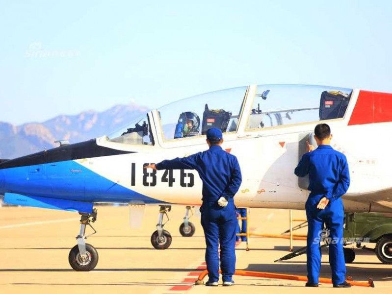 翱翔蓝天的新伙伴AI飞行学员如何改变传统航空培训
